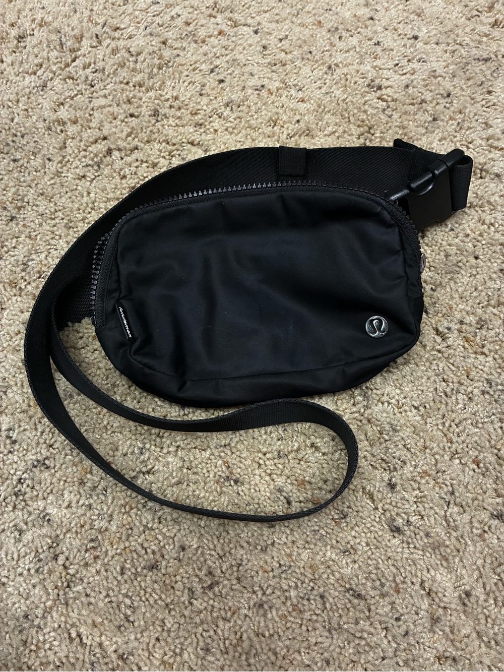 lululemon athletica Black 1L Belt Bag with Adjustable Strap